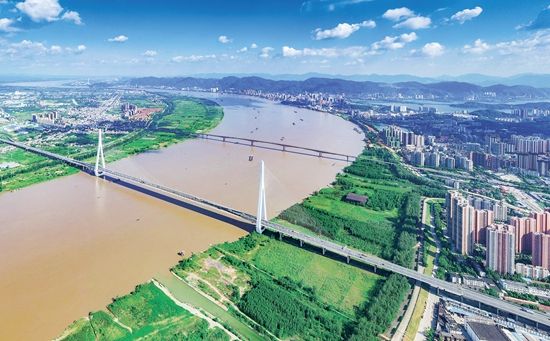 2.美麗江城黃石 石勇 攝.jpg.jpg